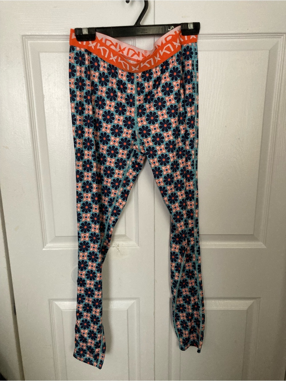 Kari Traa Floral Print Leggings in Orange and Teal